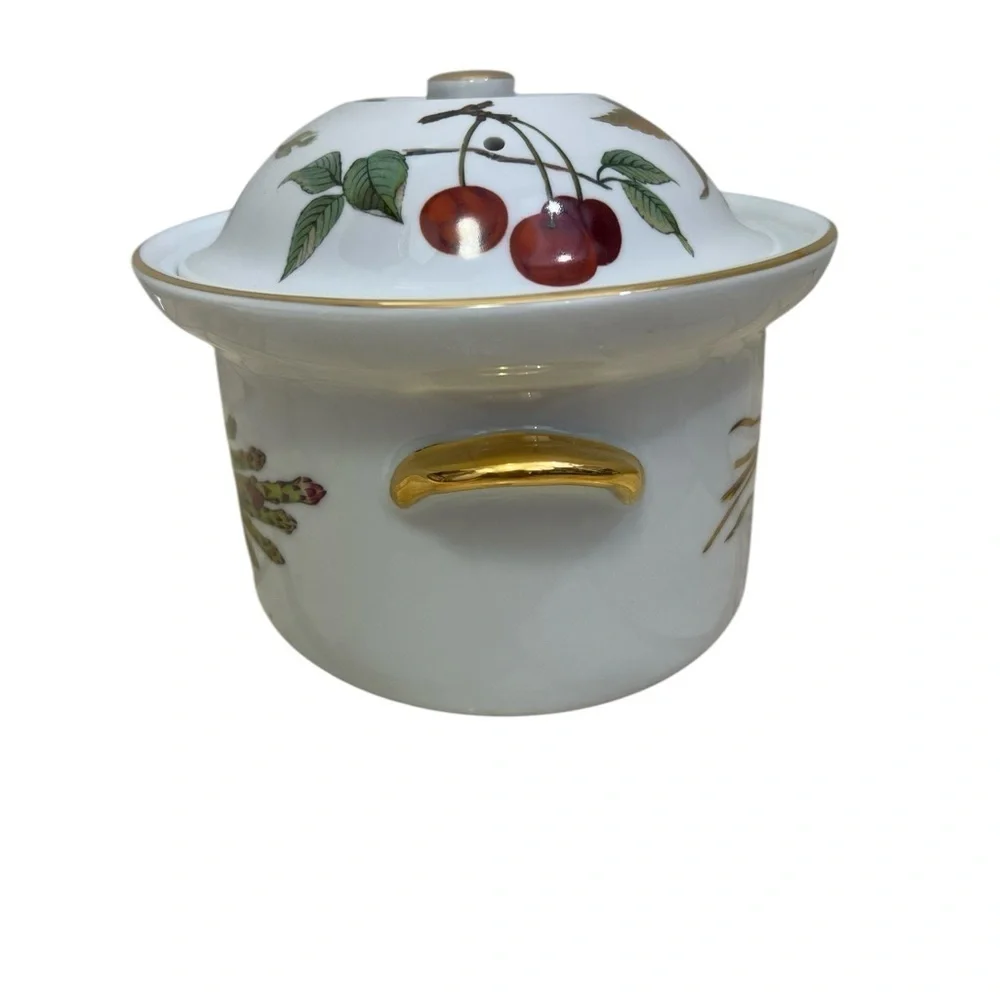 Royal Worcester Evesham Gold 9.25” x 7” Oval Covered Casserole Bowl Vintage